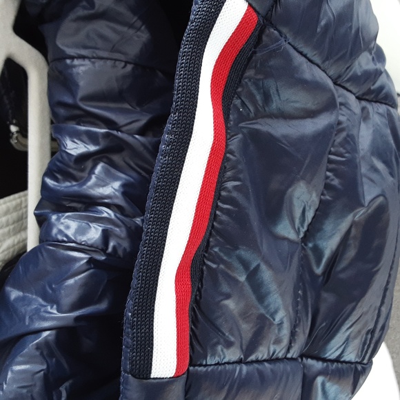Tommy Hilfiger Puffer Jacket EUC - Picture 8 of 16